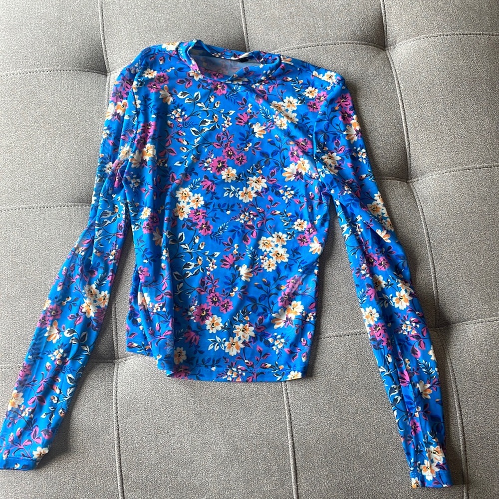 Blue Mesh floral long sleeve. Size large
